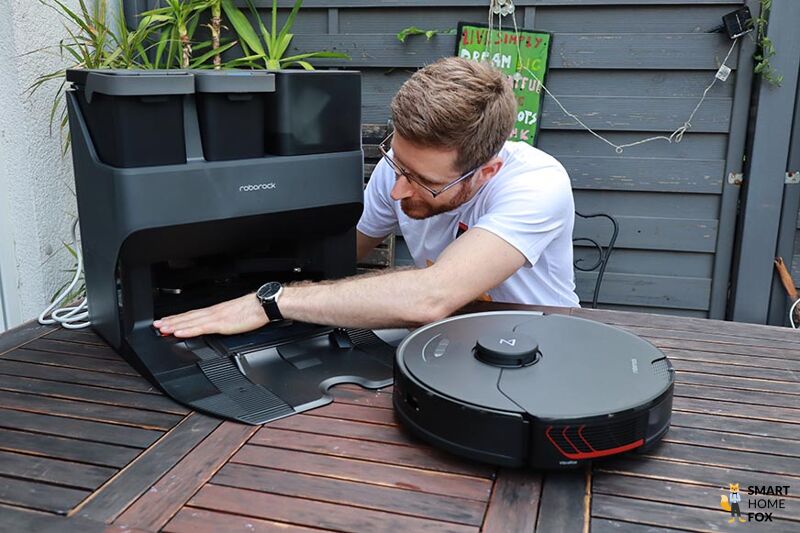 Die Dockingstation des Roborock S7 MaxV Ultra ist zu sehen